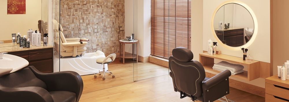Hotel Taj Swarna, Amritsar Zewnętrze zdjęcie A treatment room at the Harley Street Clinic