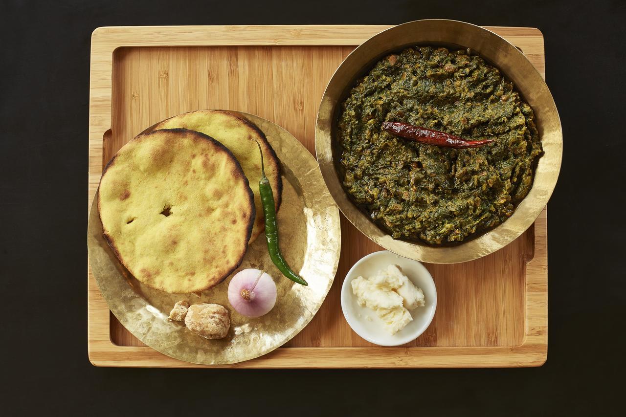 Hotel Taj Swarna, Amritsar Zewnętrze zdjęcie A traditional meal of Makha