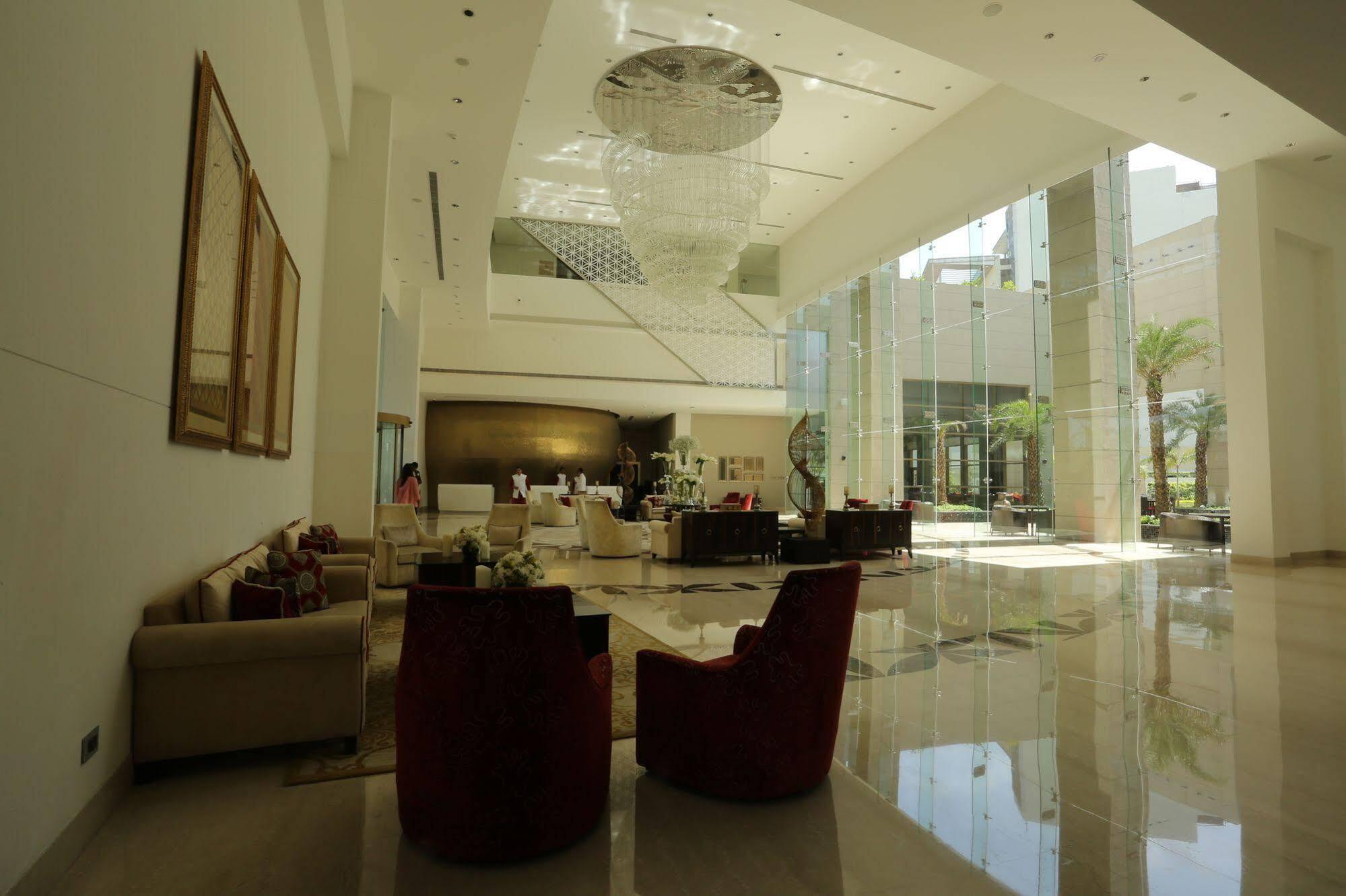 Hotel Taj Swarna, Amritsar Zewnętrze zdjęcie Lobby