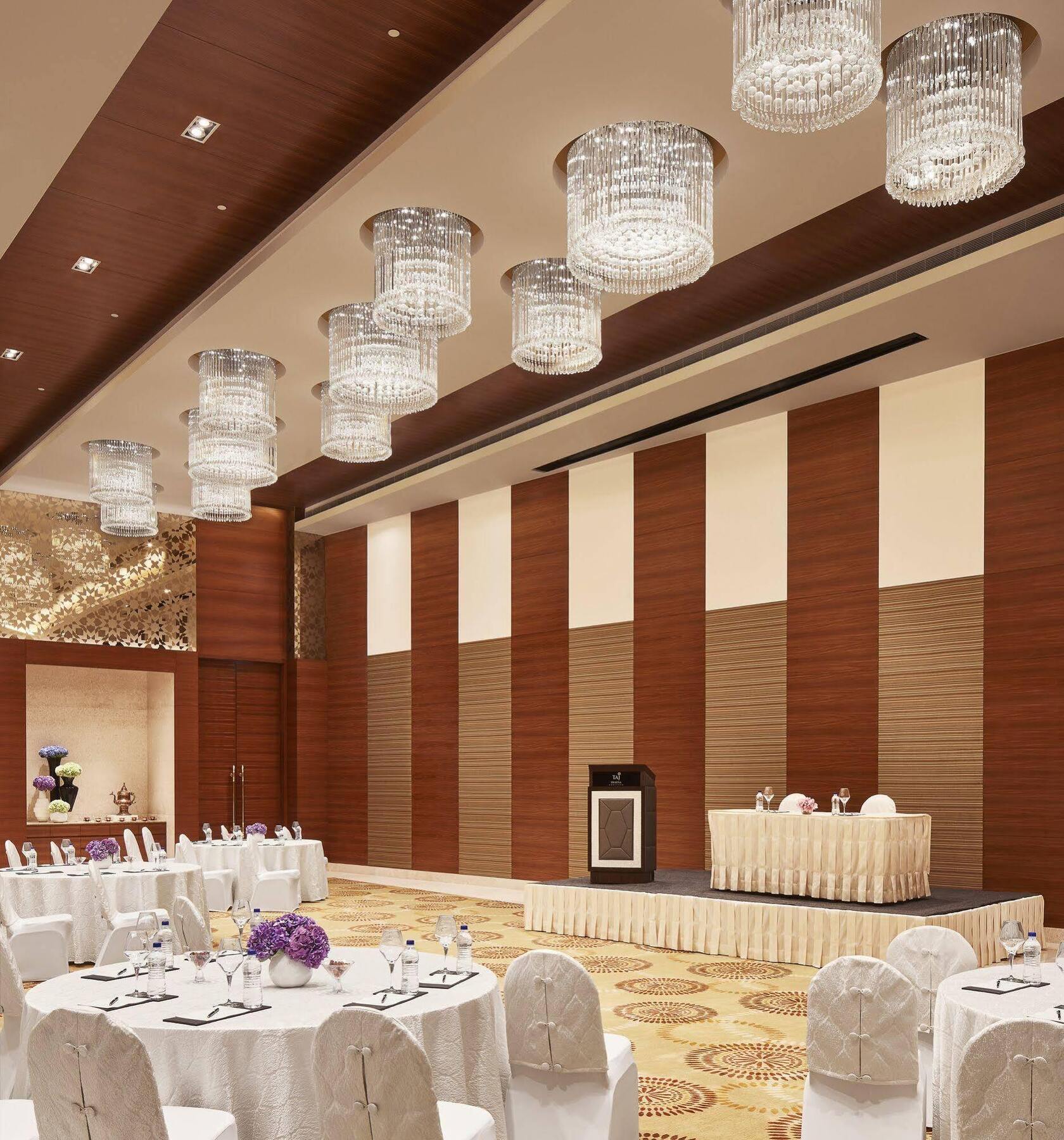 Hotel Taj Swarna, Amritsar Zewnętrze zdjęcie The Royal Ballroom