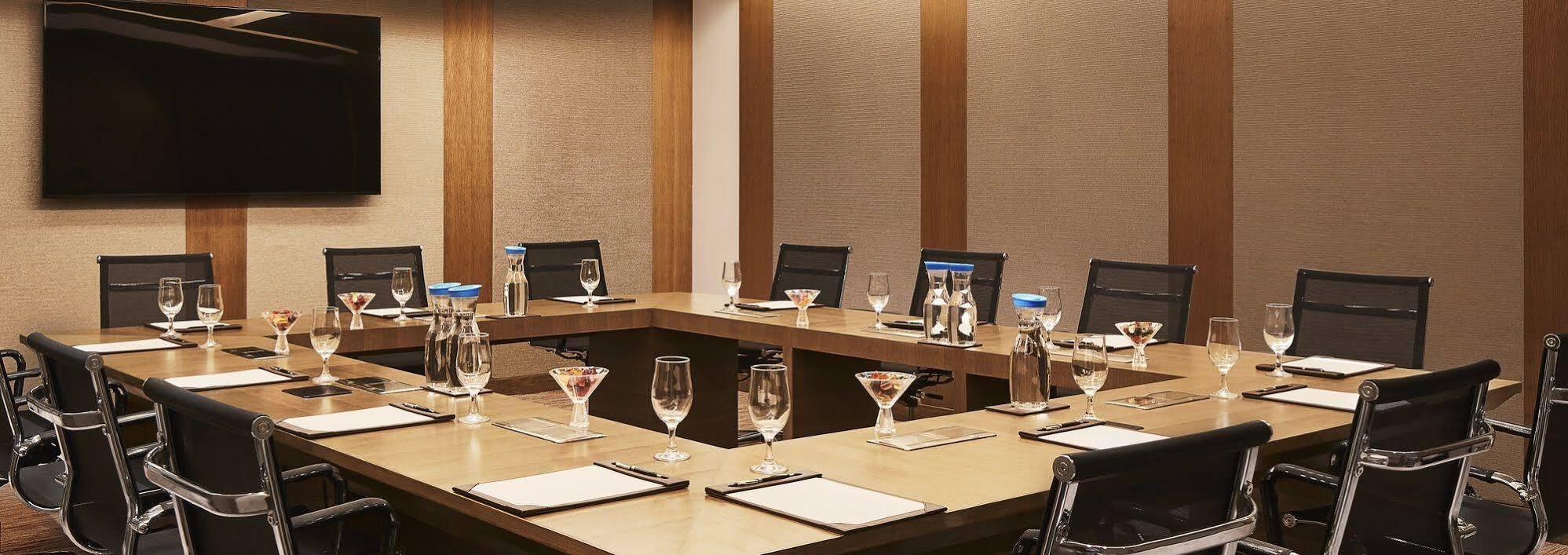 Hotel Taj Swarna, Amritsar Zewnętrze zdjęcie Meeting room